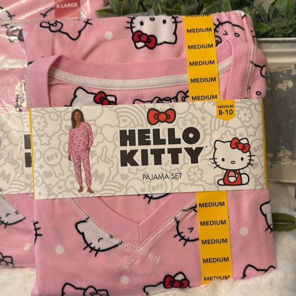 Hello Kitty Pink Pajama Set Various Sizes - Picture 3 of 11